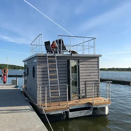 Hausboot Helena Botel *