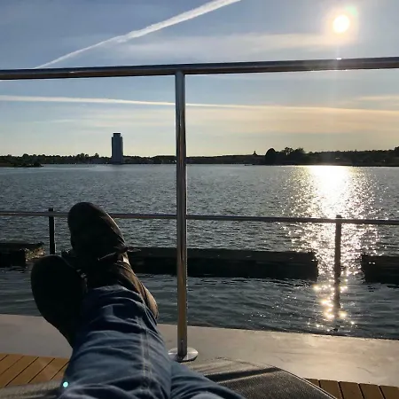 Hausboot Helena Botel Schleswig